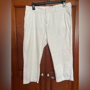 Dockers white capri pants